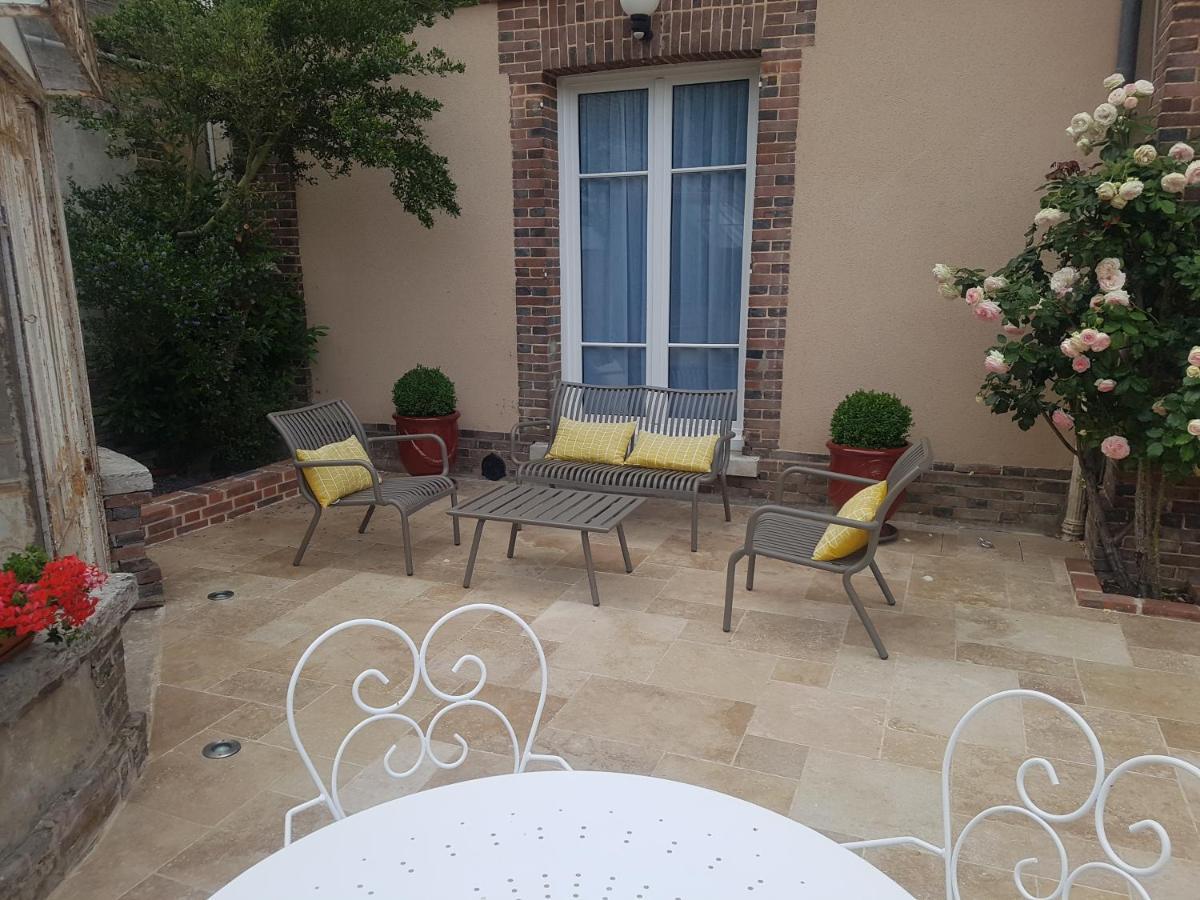 Le Clos Saint-Germain Rugles 外观 照片