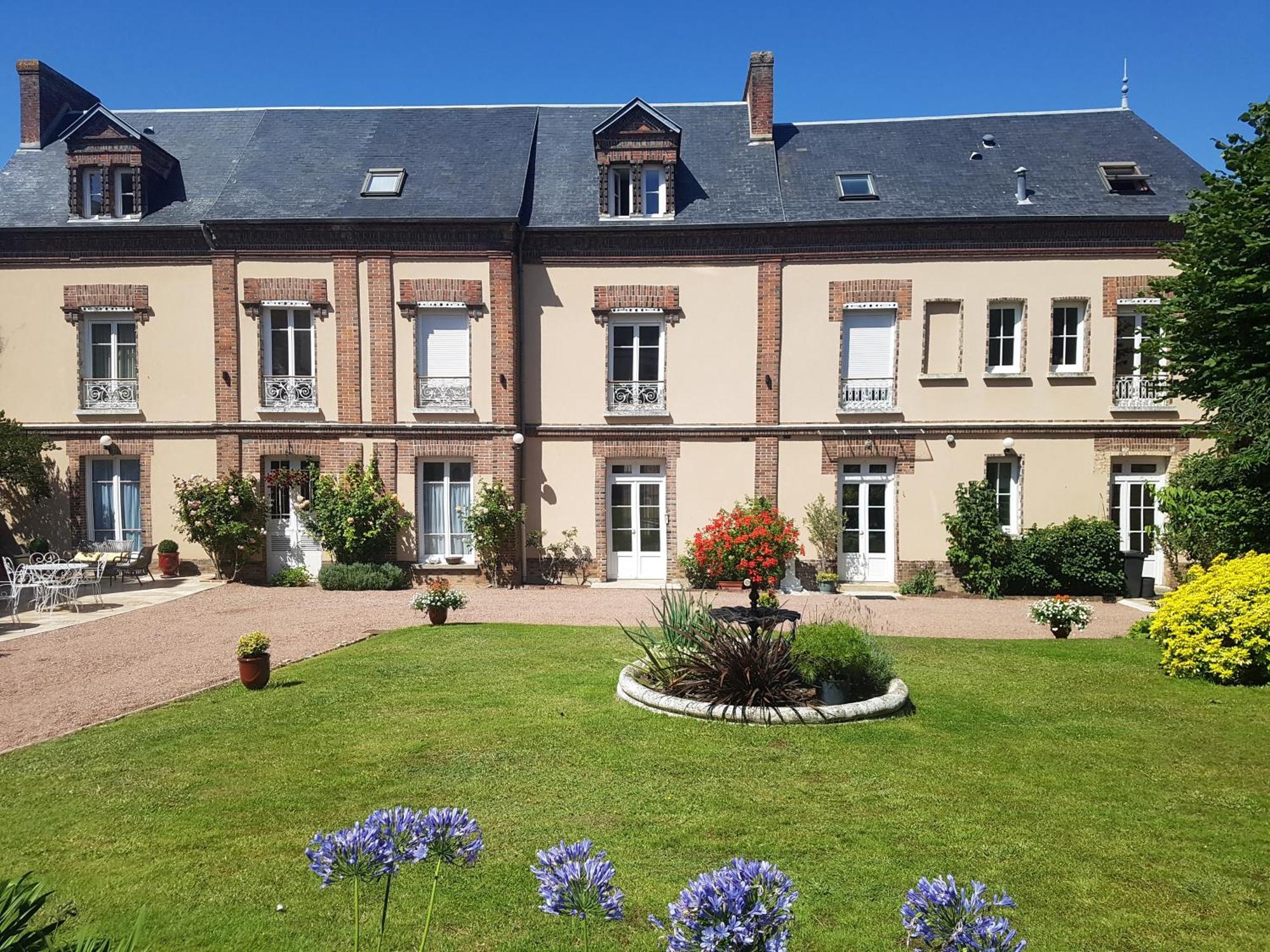 Le Clos Saint-Germain Rugles 外观 照片