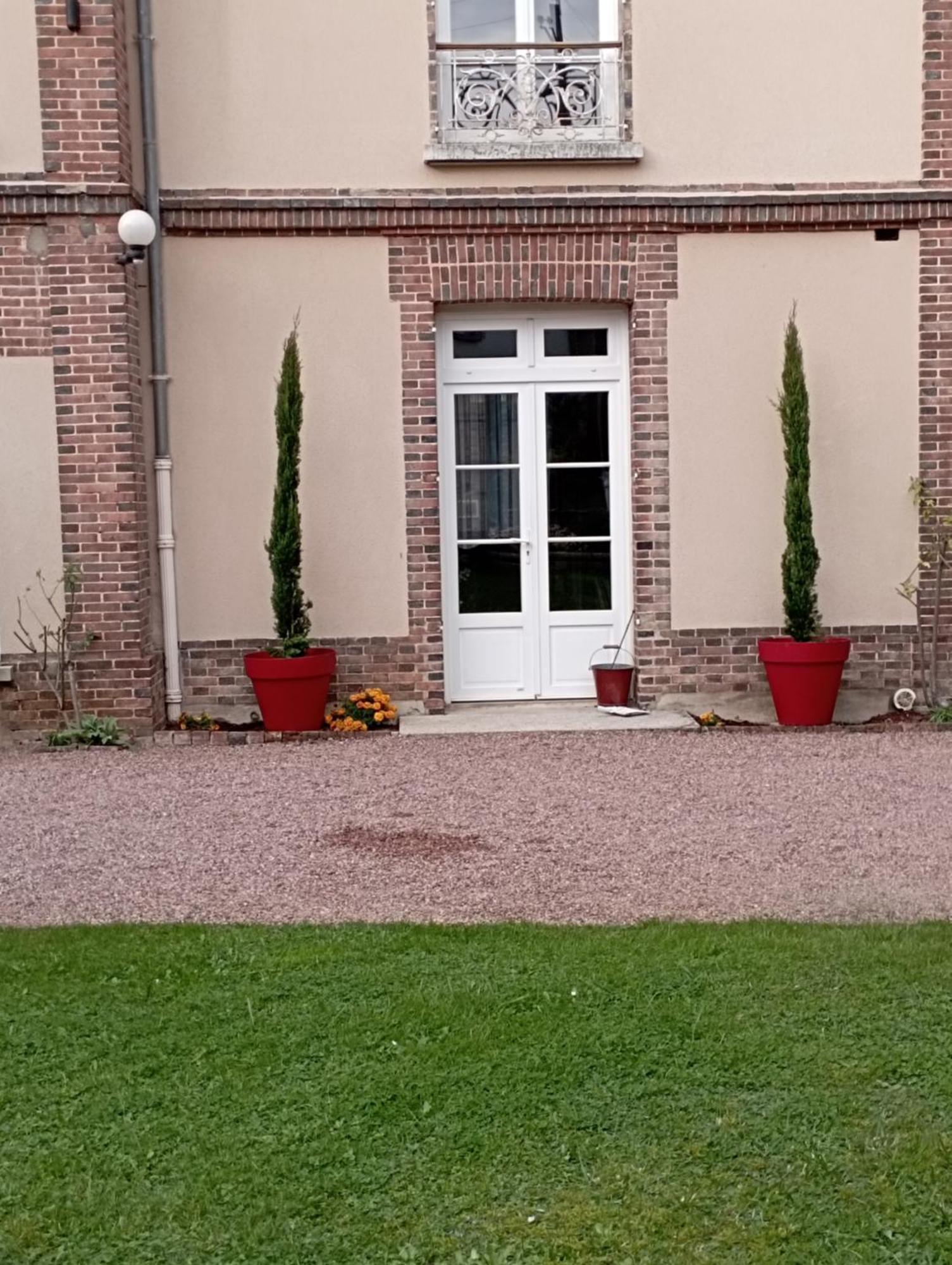 Le Clos Saint-Germain Rugles 外观 照片